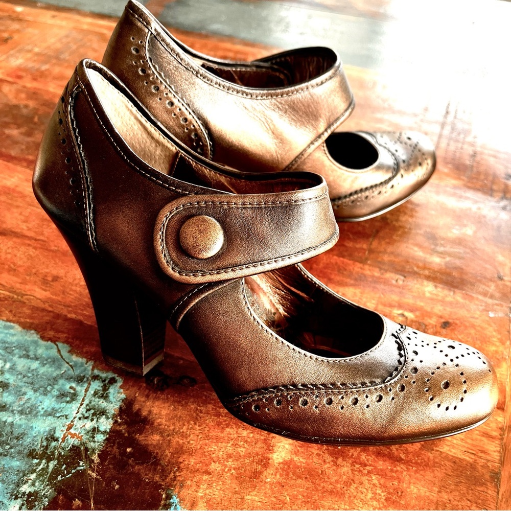 Sofft Fiona Metallic Oxford Chunky Heels,  Size 9